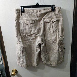 ✨50% off sale✨ Urban Pipeline Cargo Shorts